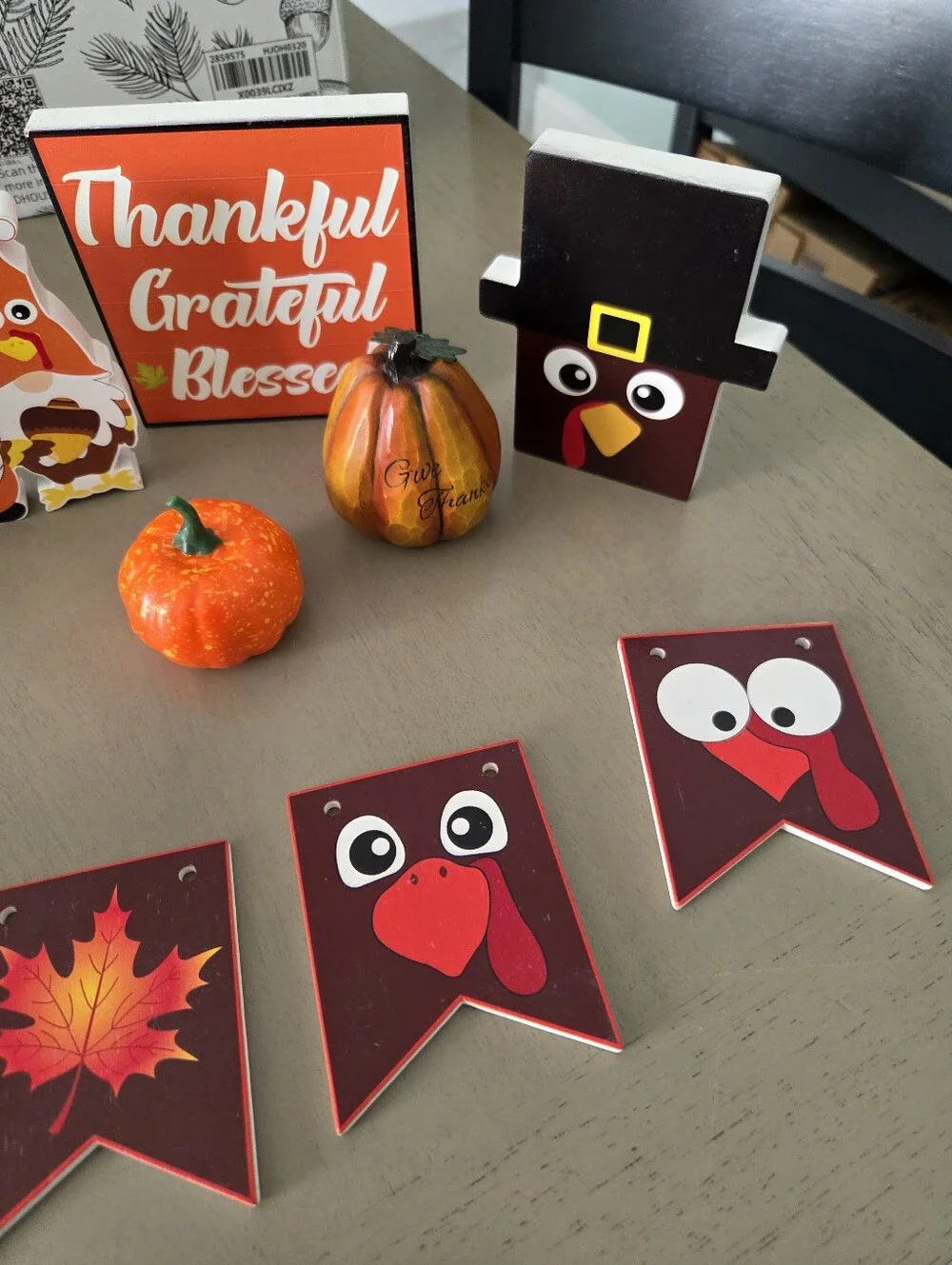 Thanksgiving tiered tray and table decor, EUC